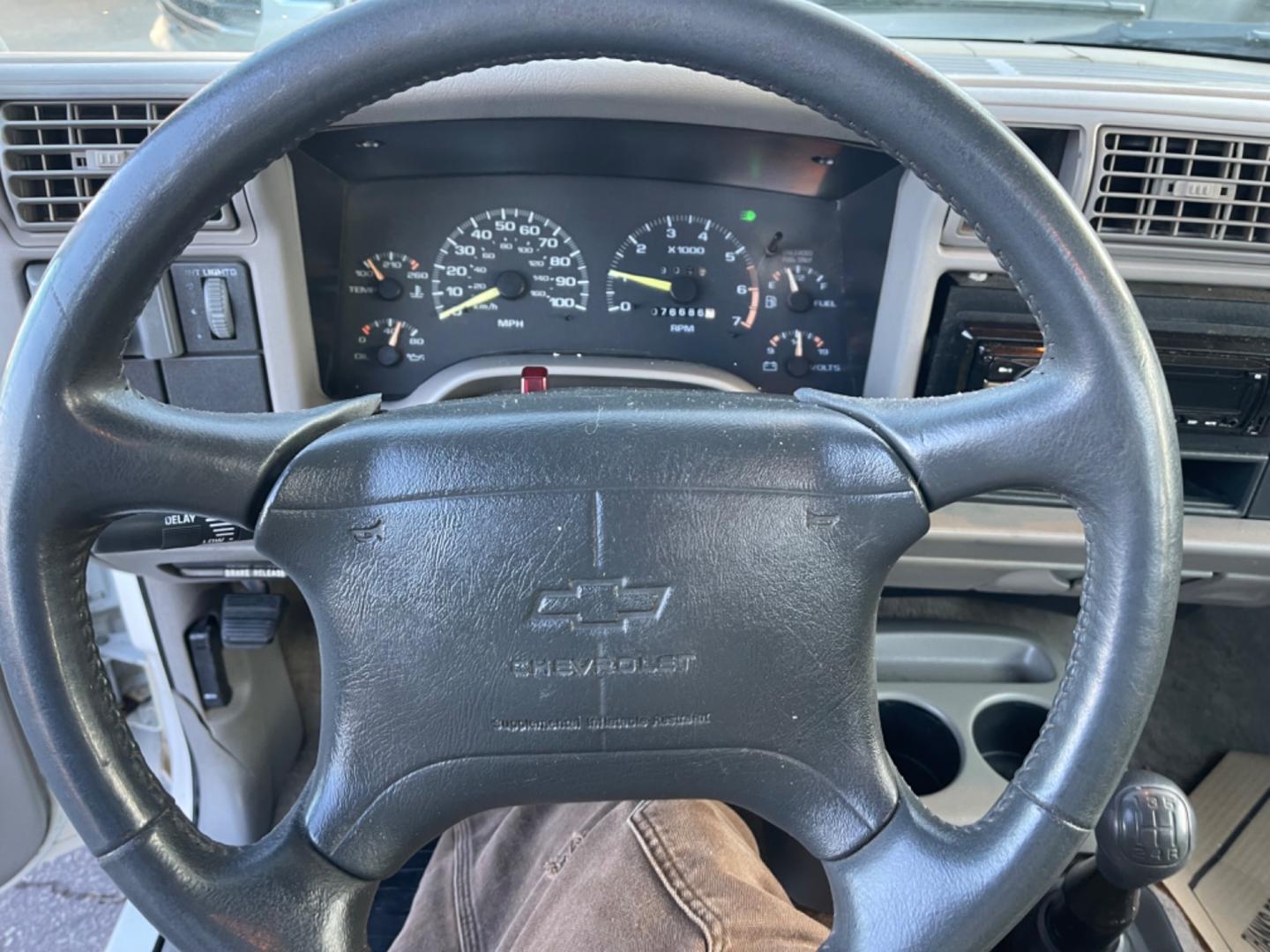 1997 Alpine White /Grey Chevrolet S10 Pickup LS (1GCCS1444VK) with an 2.2 4 cyl engine, 5spd Manual transmission, located at 813 E Fairview Ave, Meridian , ID, 83642, (208) 336-8230, 43.618851, -116.384010 - Photo#10